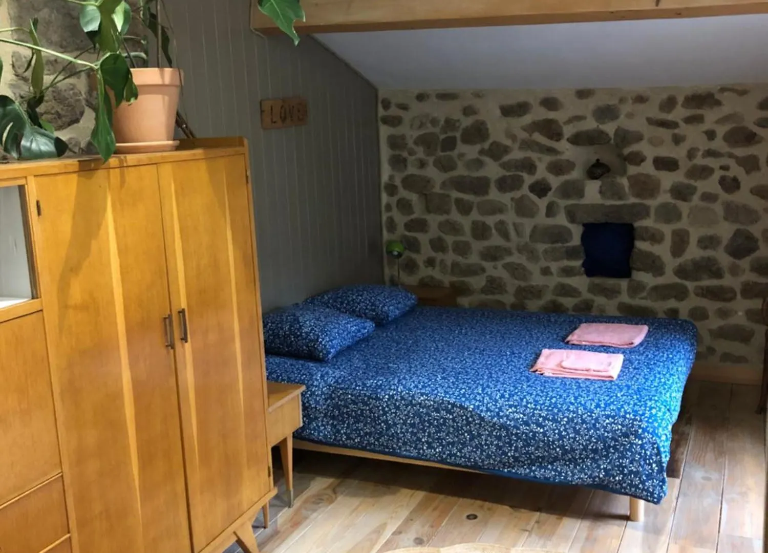 Les Pentes Du Chateau De Retourtour Lamastre Frankrijk